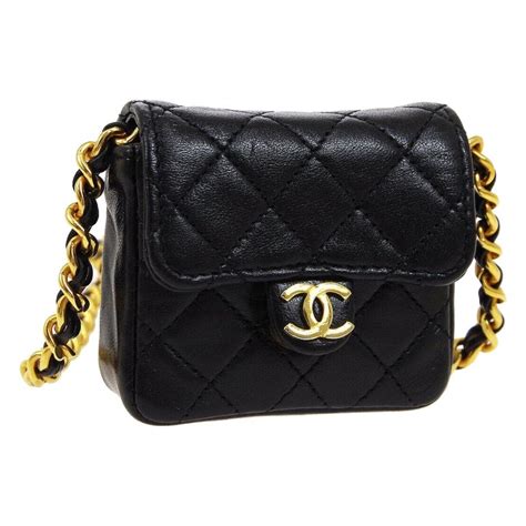 chanel small purse with chain inside